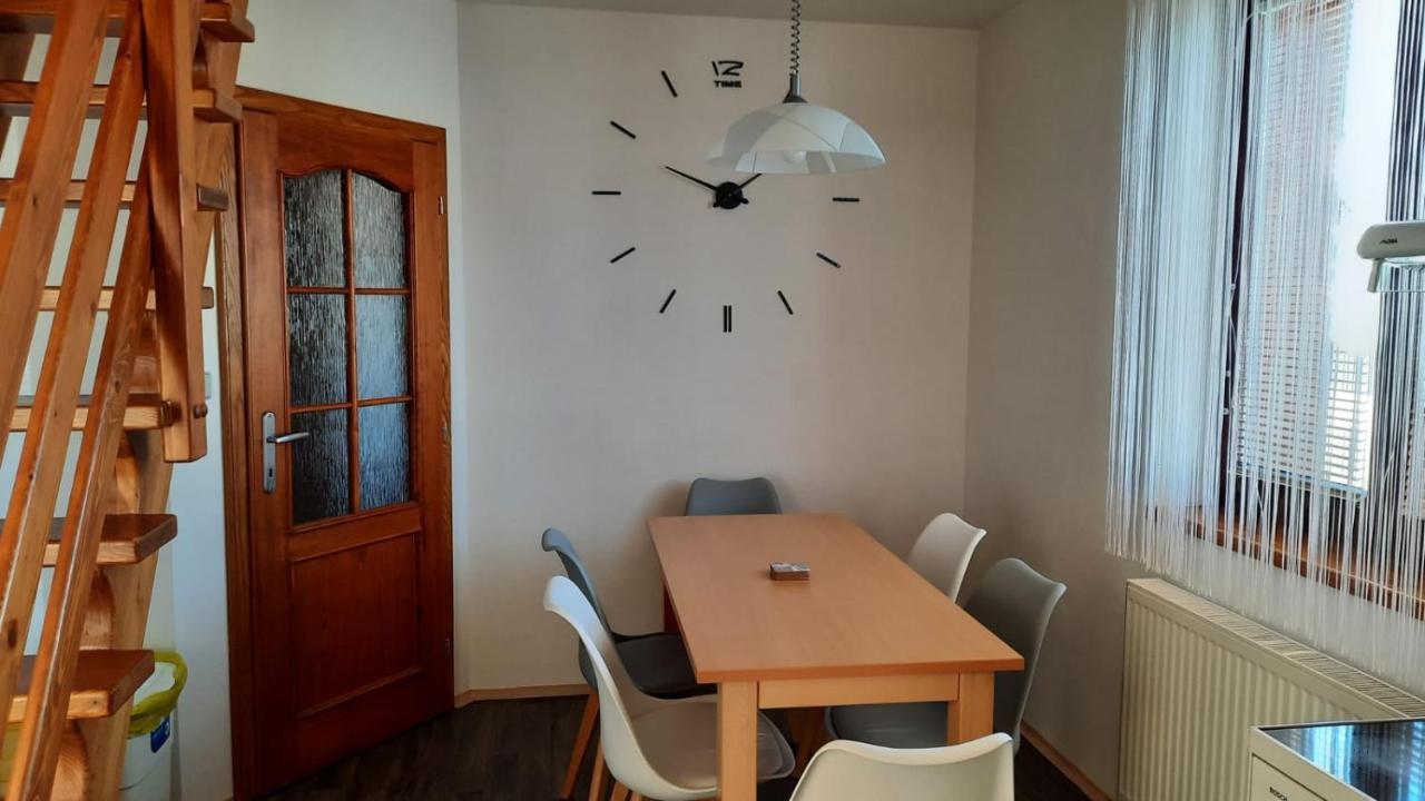 Apartment U Jirousu *