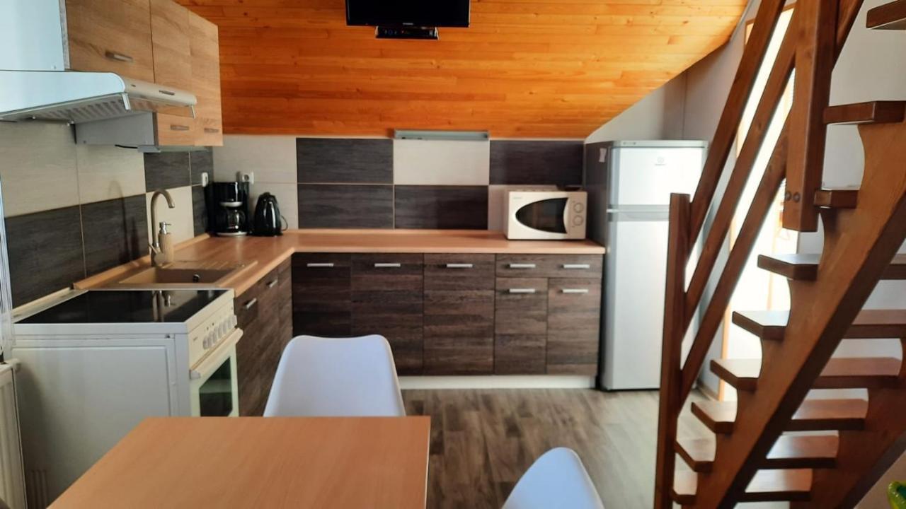 Apartment U Jirousu *