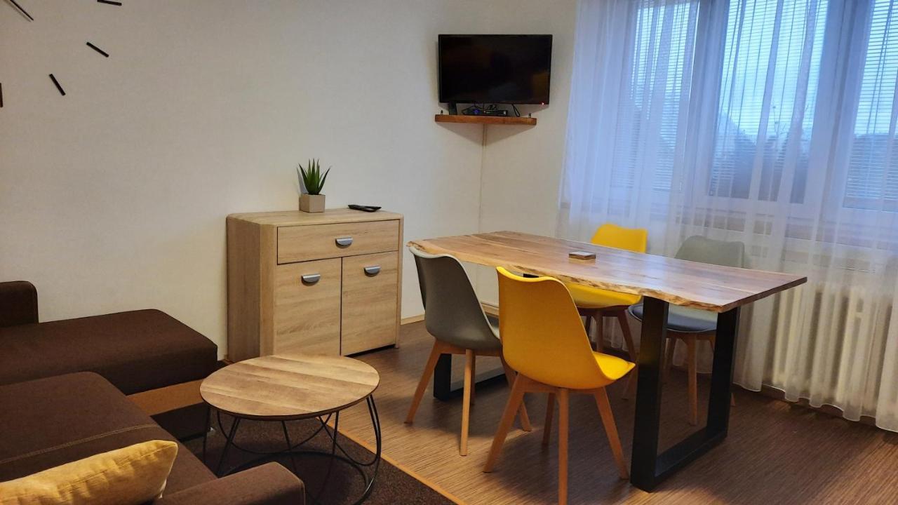 Apartment U Jirousu *